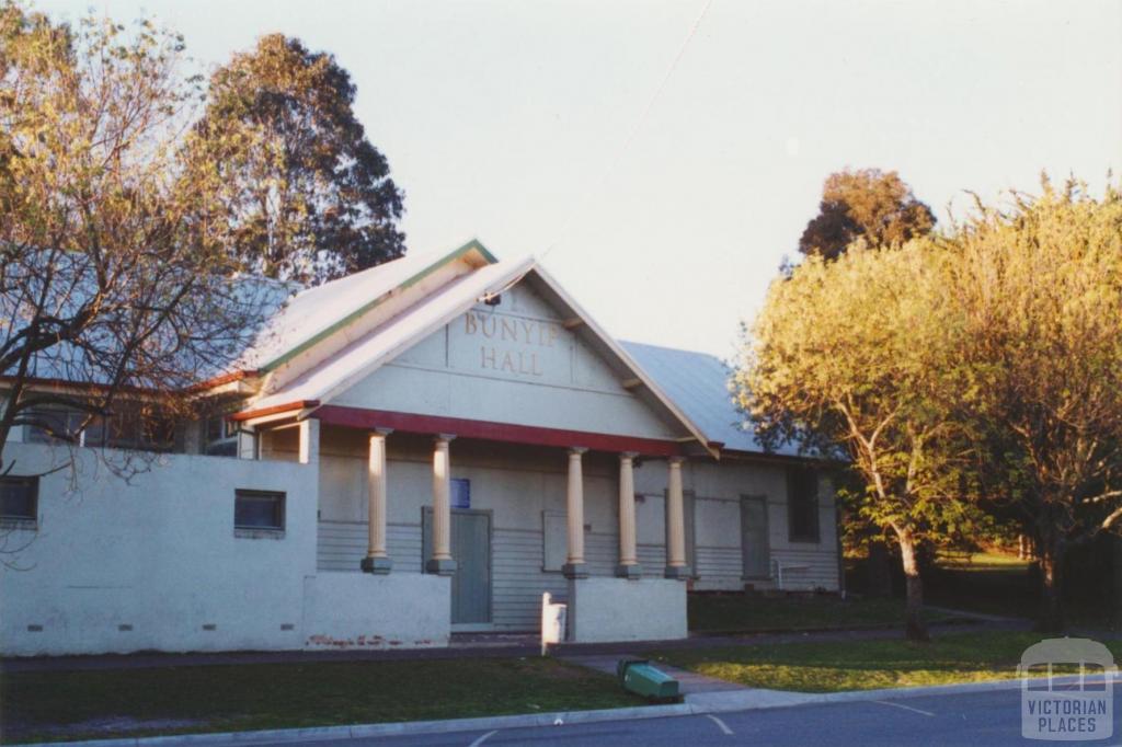 Bunyip hall, 2002