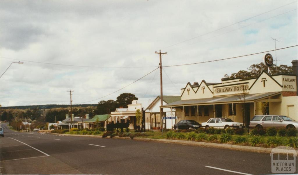 Linton main street, 2002