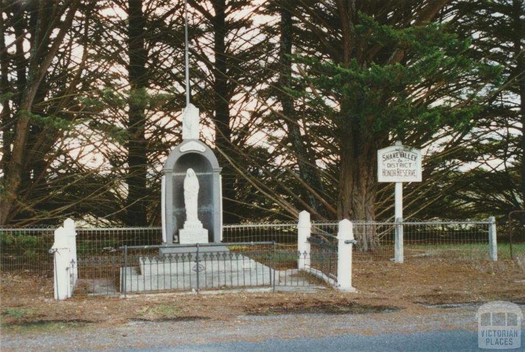 Snake Valley war memorial, 2002