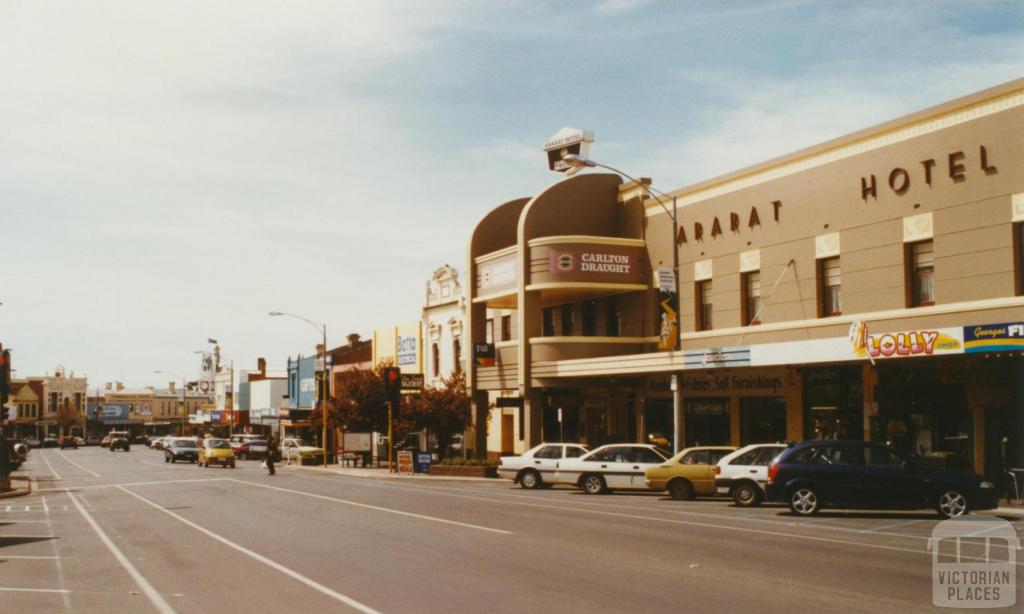 Ararat, Barkly Street, 2002