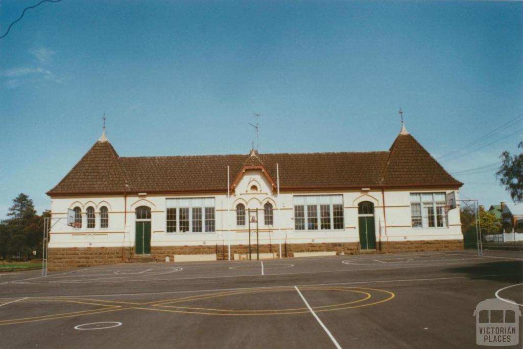 Primary school, Hamilton, 2002