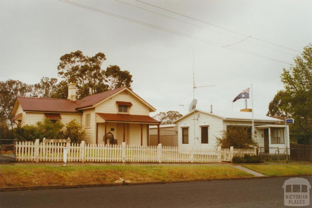 Balmoral court house and police station, 2002