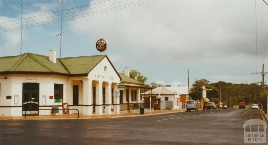 Main street, Balmoral, 2002