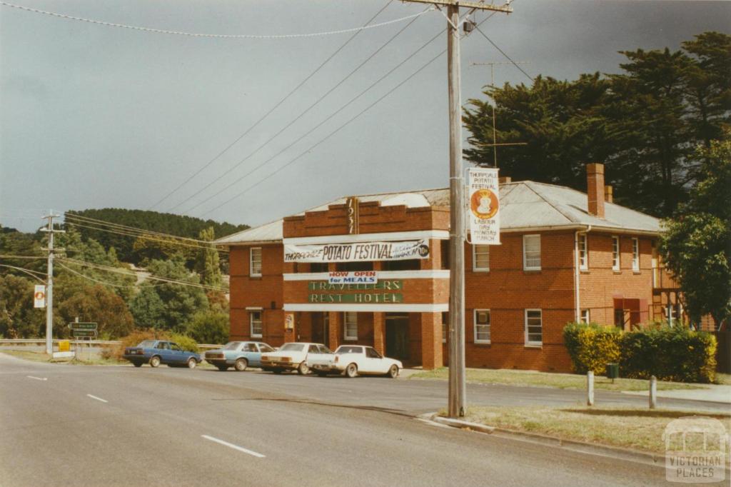 Travellers Rest Hotel, Thorpdale, 2003