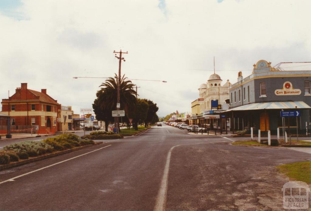 Commercial Road, Yarram, 2003