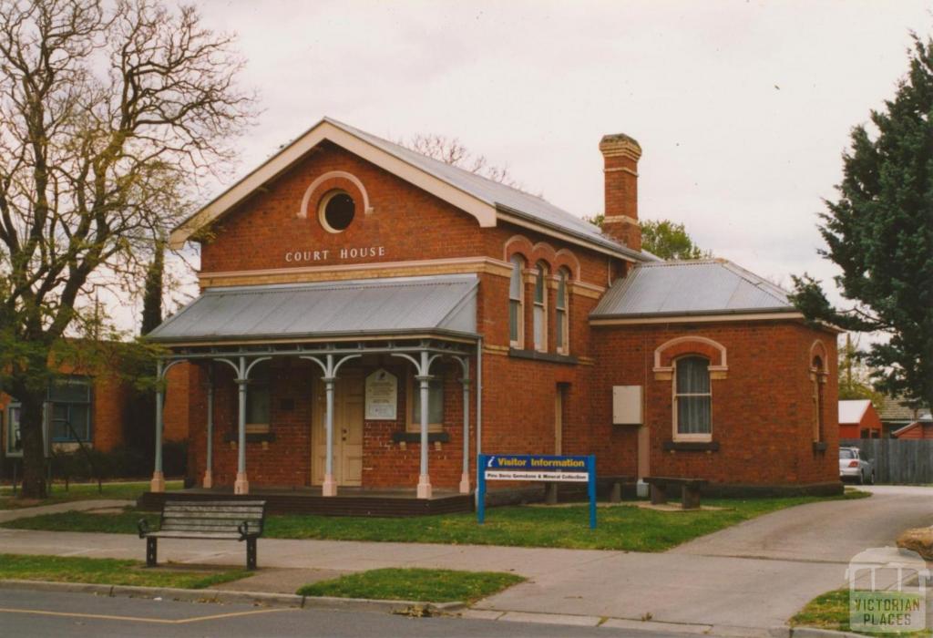 Maffra court house, 2003