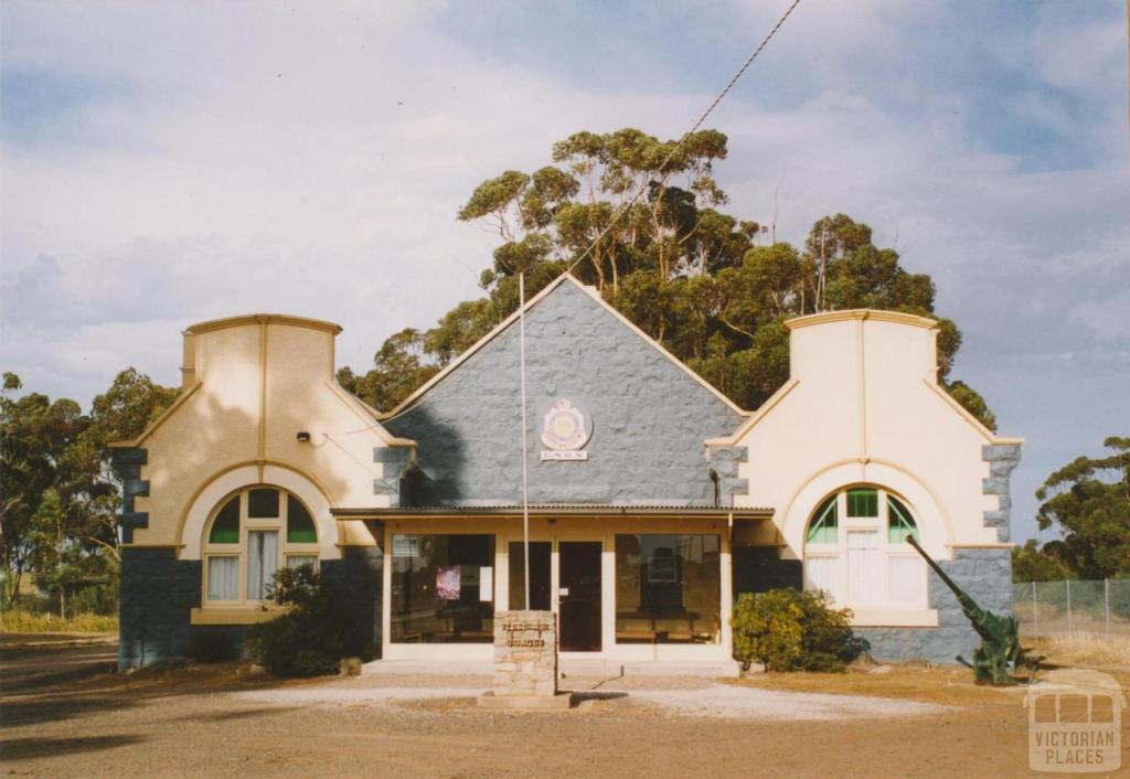 Lara RSL, 2004