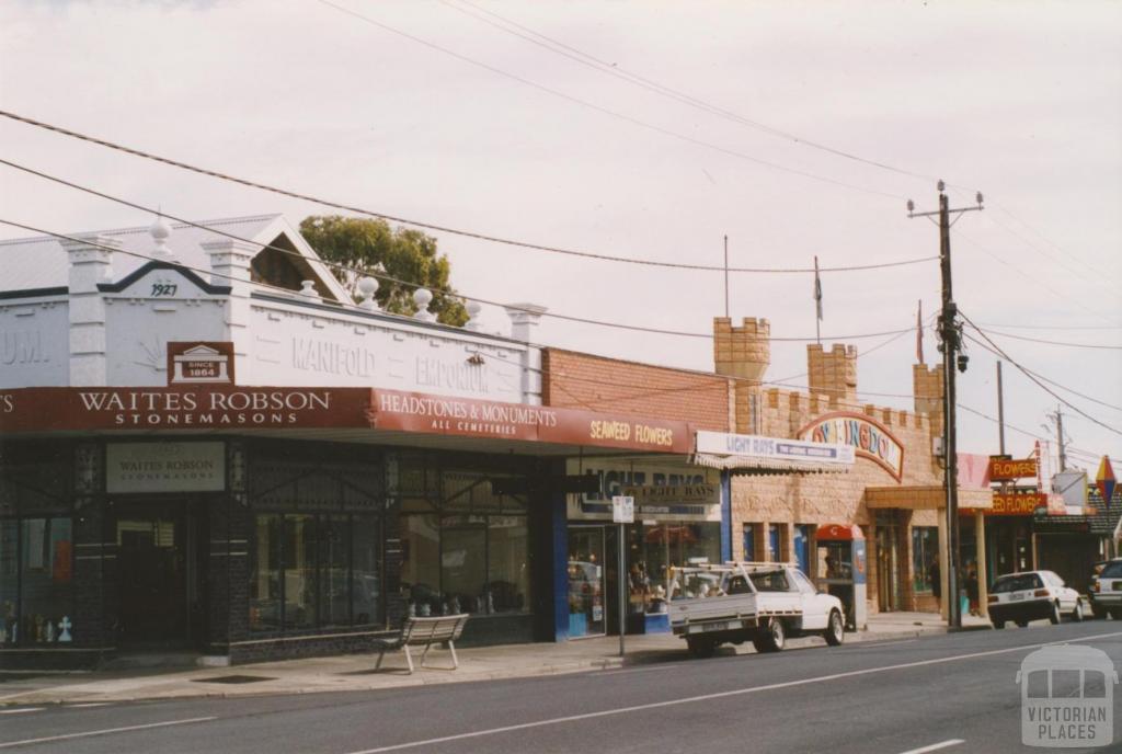 Shannon Street, Manifold Heights, 2004