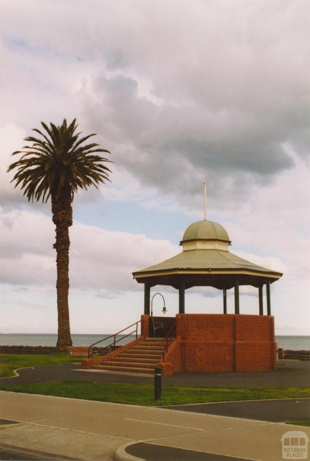 Rotunda, Beach Street, Port Melbourne, 2004