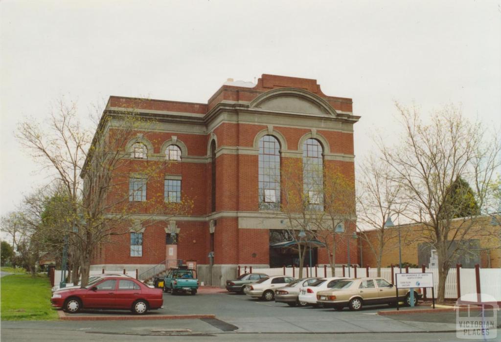 Near railway station, east of Nicholson Street, Fitzroy North, 2005