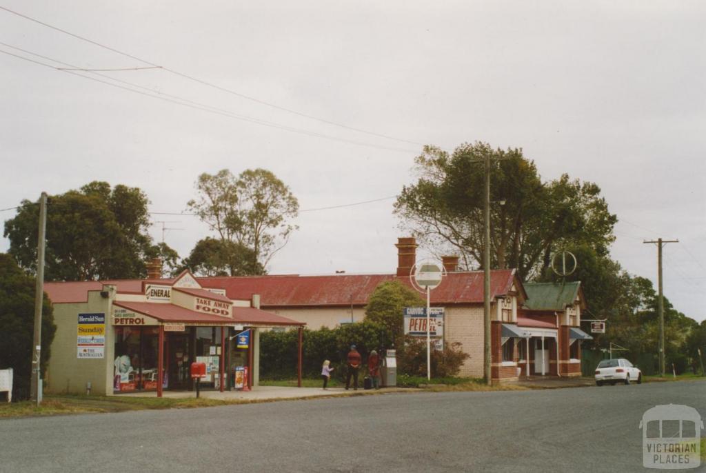 Garvoc store and hotel, Princes Highway, 2006