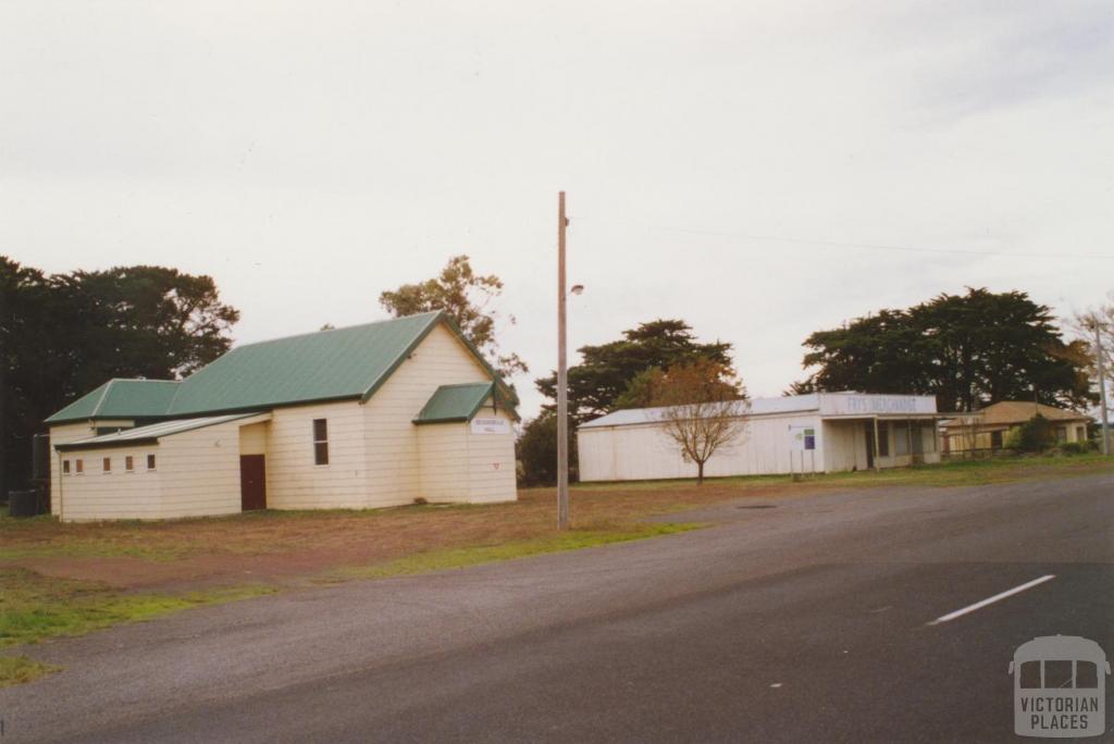 Bessiebelle hall, closed store and house, 2006