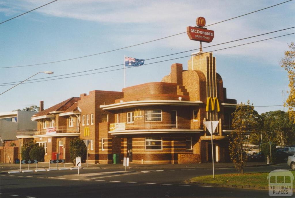 Corner Dummett Crescent and Queens Parade, Clifton Hill, 2007