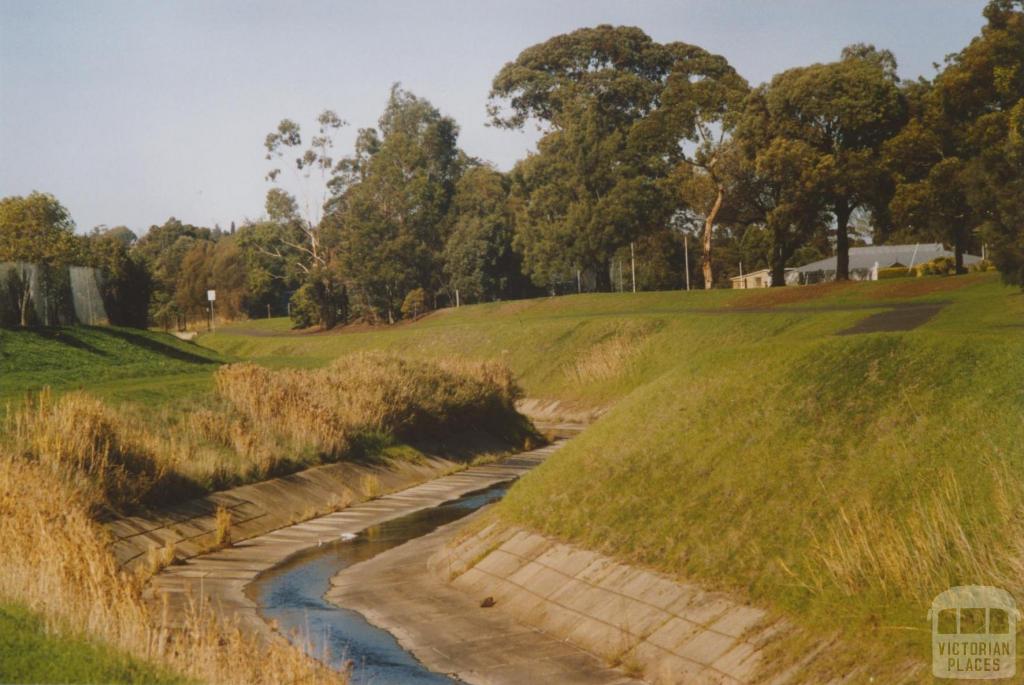 Moonee Ponds creek from Main Street, Pascoe Vale, 2007