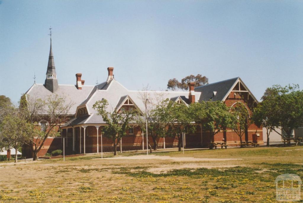 California Gully primary school, Staley Street, 2007