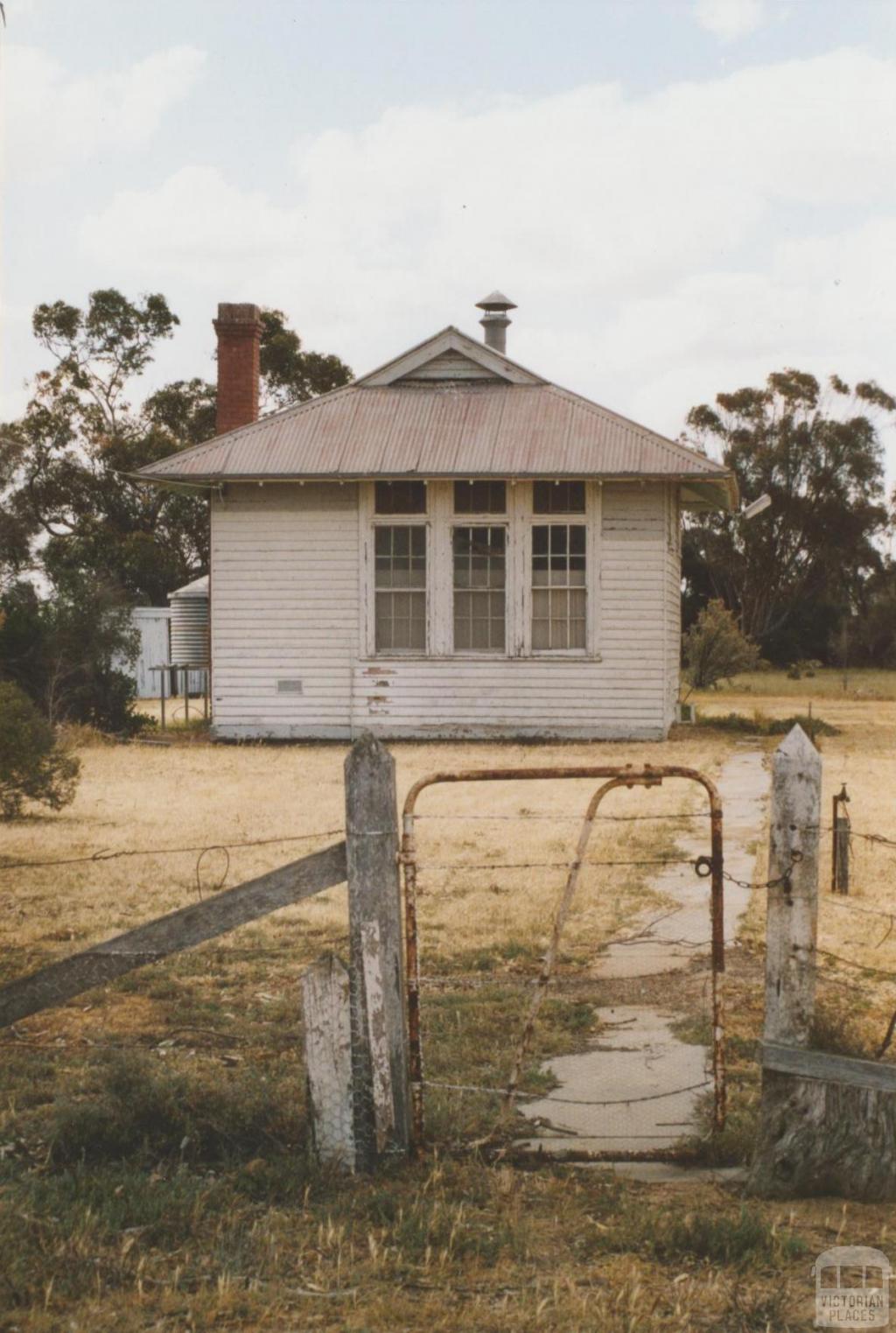 Mincha school (closed), 2007