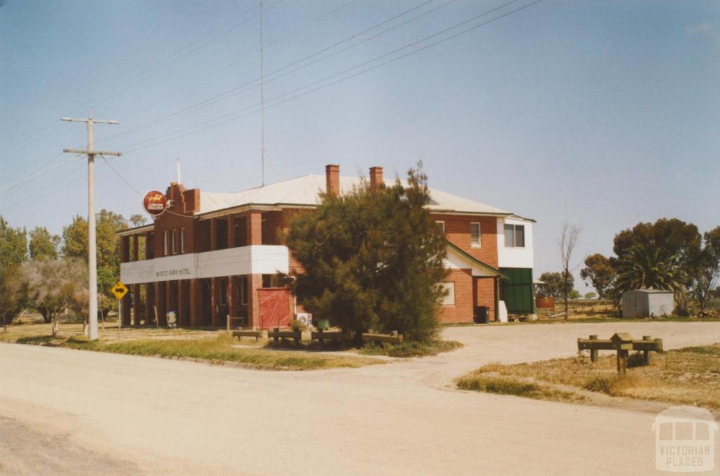 Mystic Park hotel, 2007