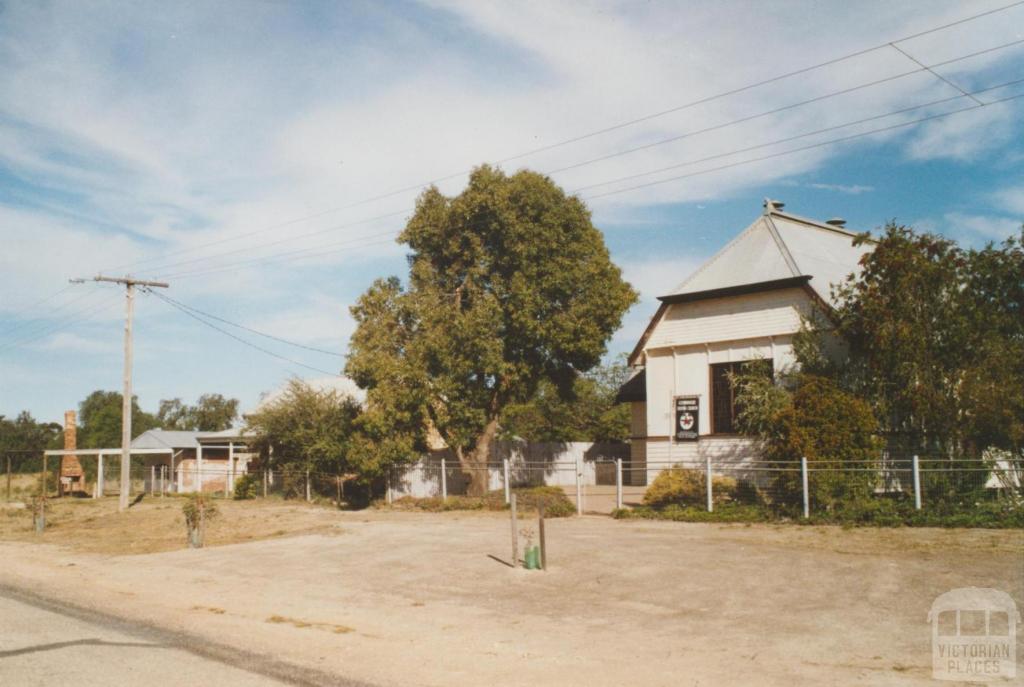 Bakers oven, bushnursing cottage and Uniting Church, Cowangie, 2007