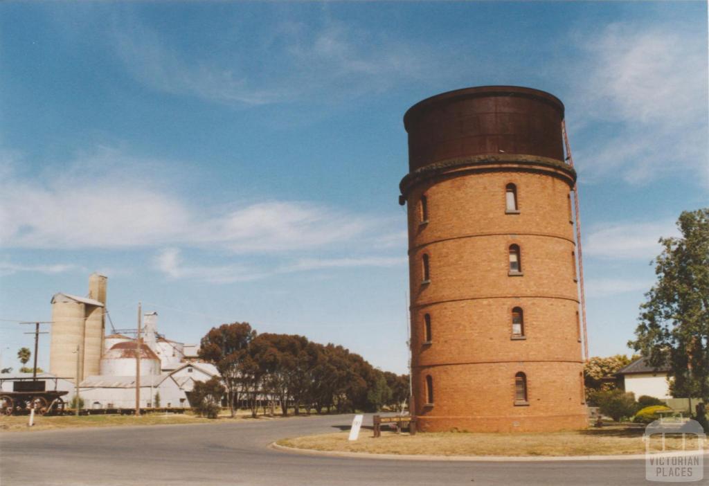 Railway water tower and silos, Murtoa, 2007