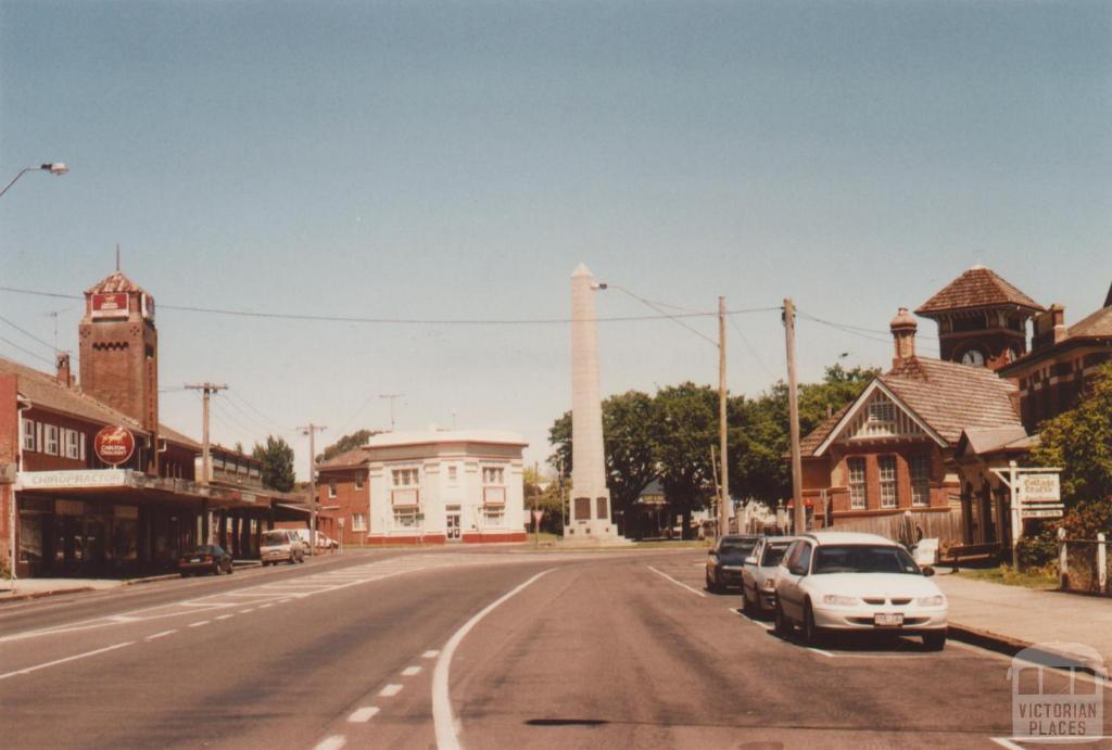 Princes Highway and High Street, Terang, 2009