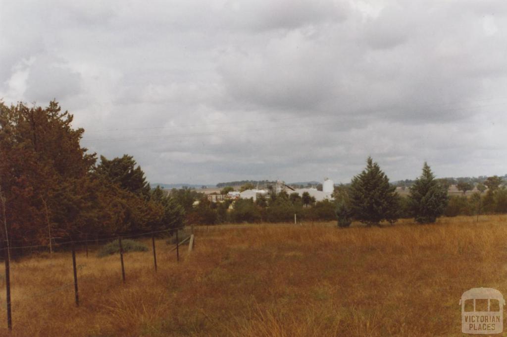 Great Northern, Rutherglen estates in distance, 2010