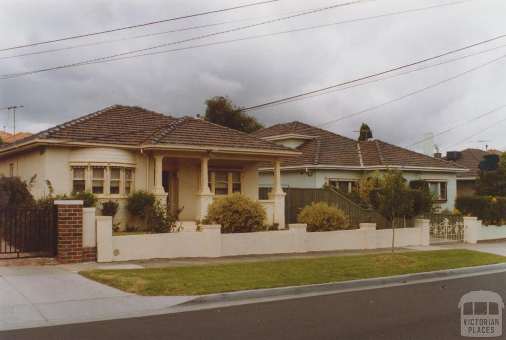 Interwar houses, 8-10 Wilbur Crescent, Hughesdale, 2010