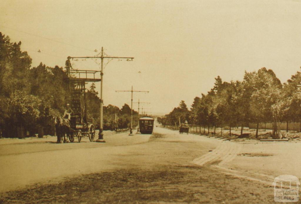 Dandenong Road between Chapel and Glenferrie Roads, Prahran, 1910