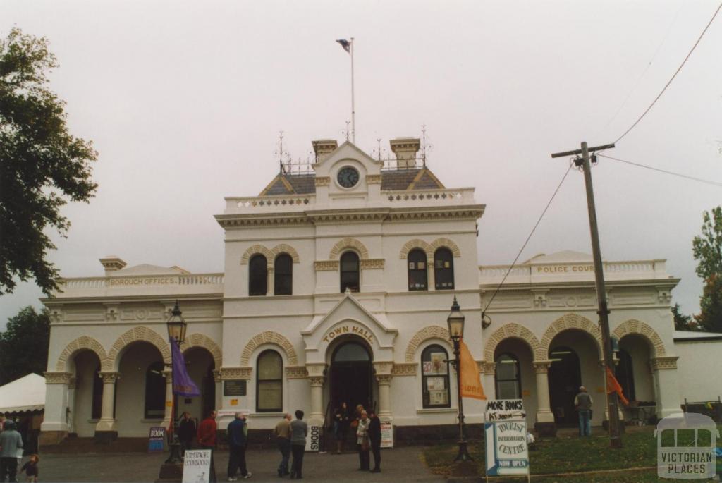 Clunes borough hall and court house, 2010