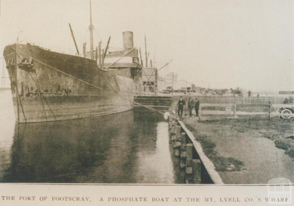 Phosphate boat at Mount Lyell Company wharf, Port of Footscray, 1916