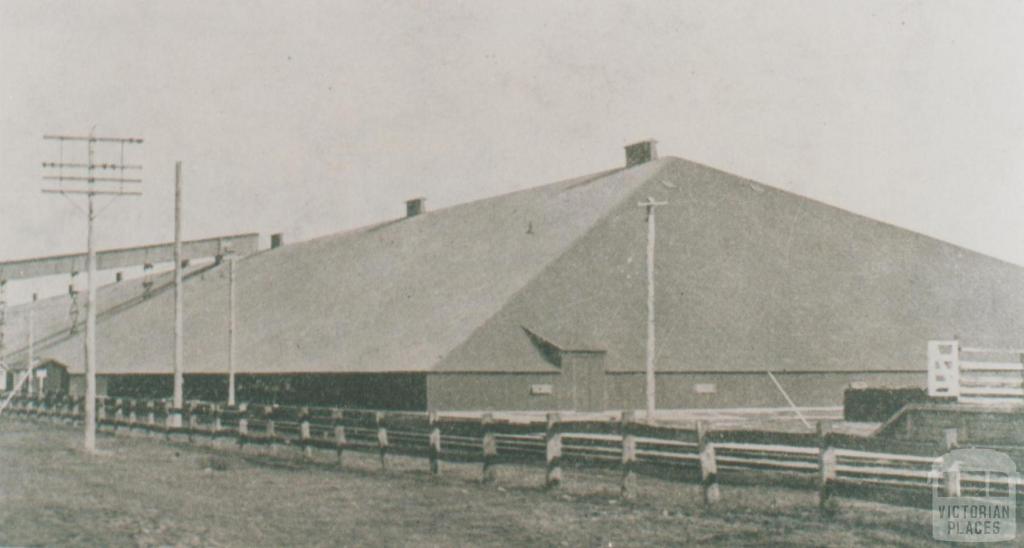 Wheat storage shed, Dunolly