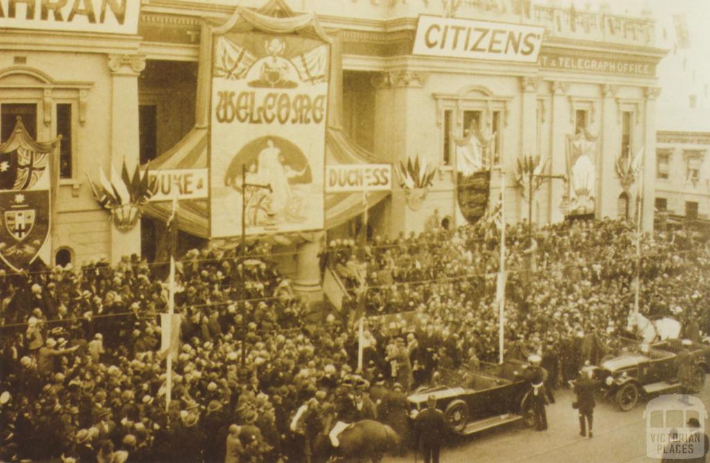 Duke and Duchess of York visit Prahran Town Hall, April 1927