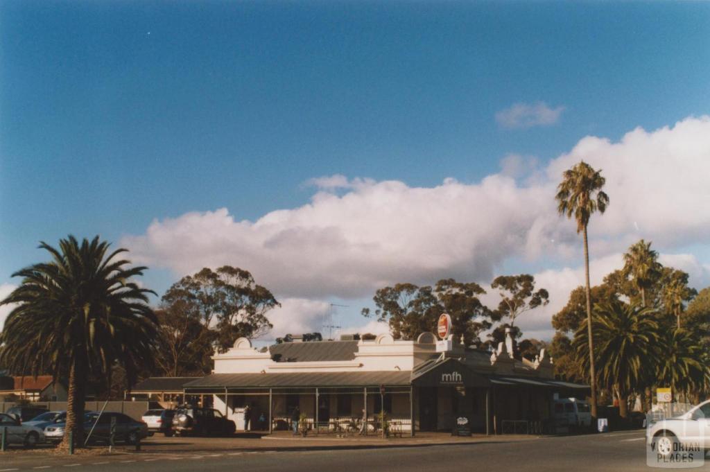 Marong Family Hotel, 2010