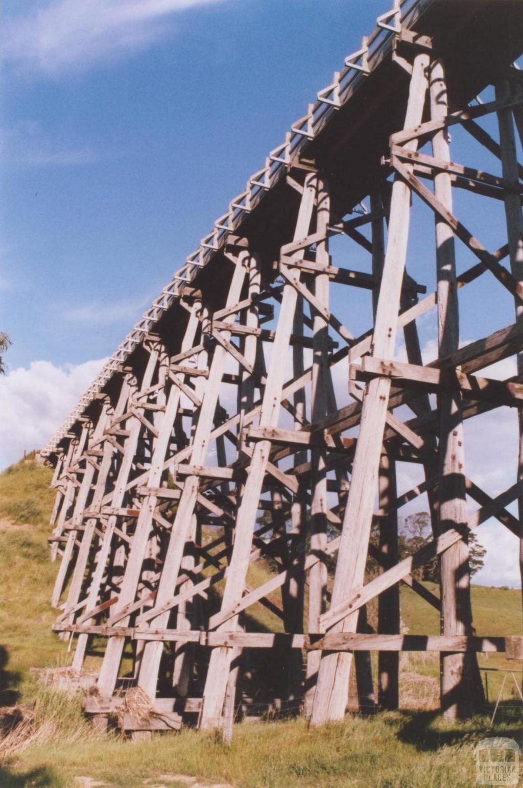 Nimmons Railway Bridge, Newtown, 2010