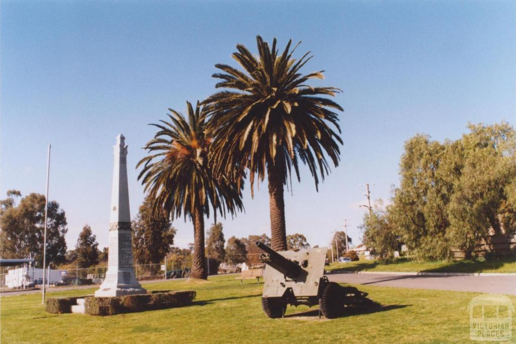 War Memorial, Yea, 2011