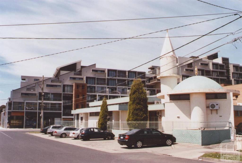 Mosque and New Apartments, Coburg, 2012