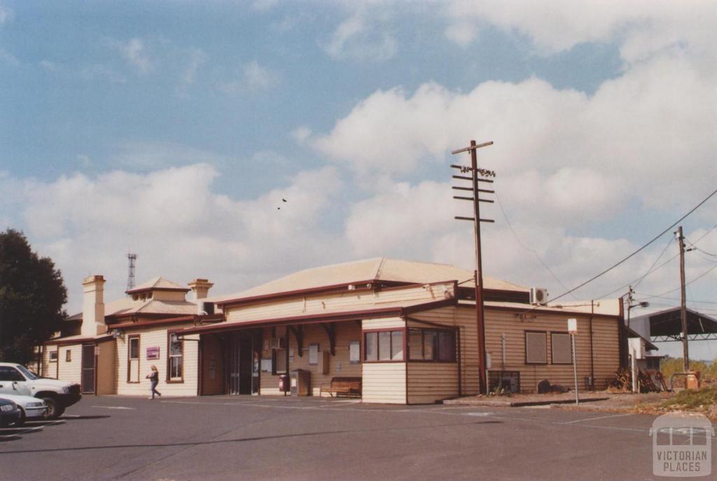 Railway Station, Colac, 2013