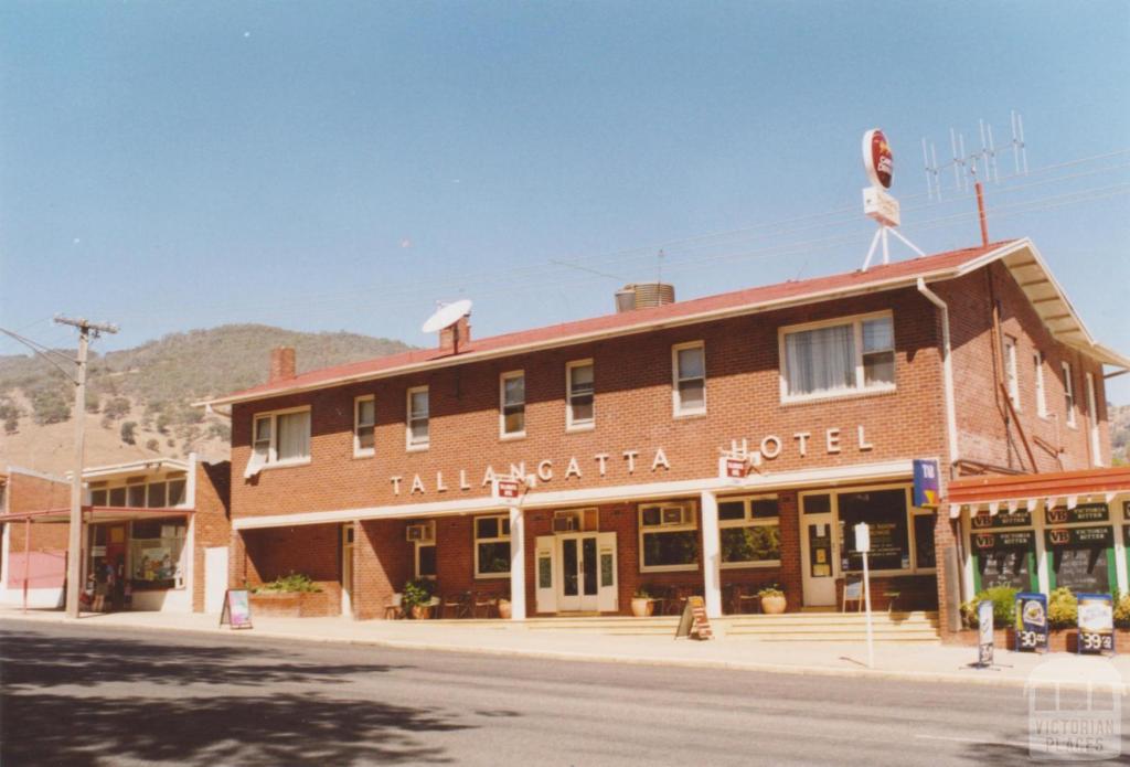 Tallangatta Hotel, 2006