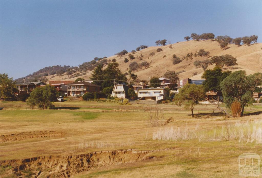 Absolute Waterfront, Bellbridge, 2006