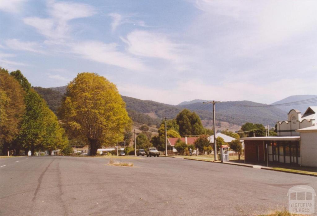 Main Street, Eskdale, 2006