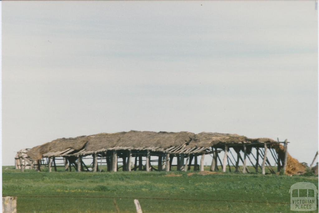 Thatched farm shed, Dimboola, 1980