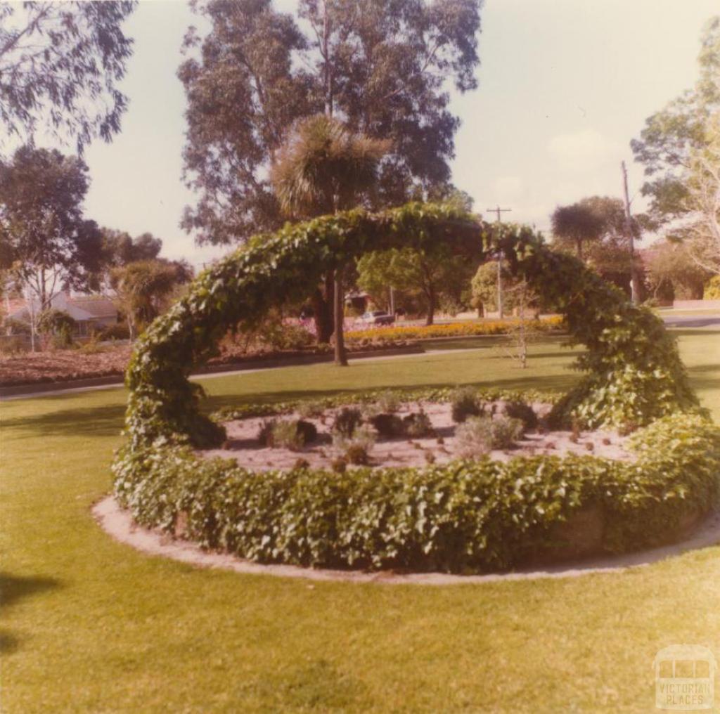 Jasper Road, Bentleigh, 1980