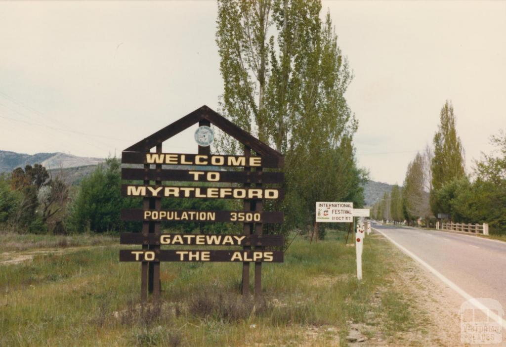 Welcome to Myrtleford sign, 1987