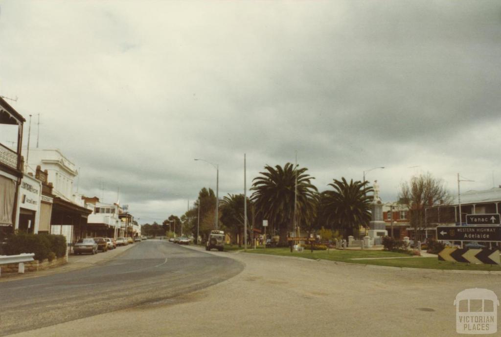 Main Street, Nhill, 1980