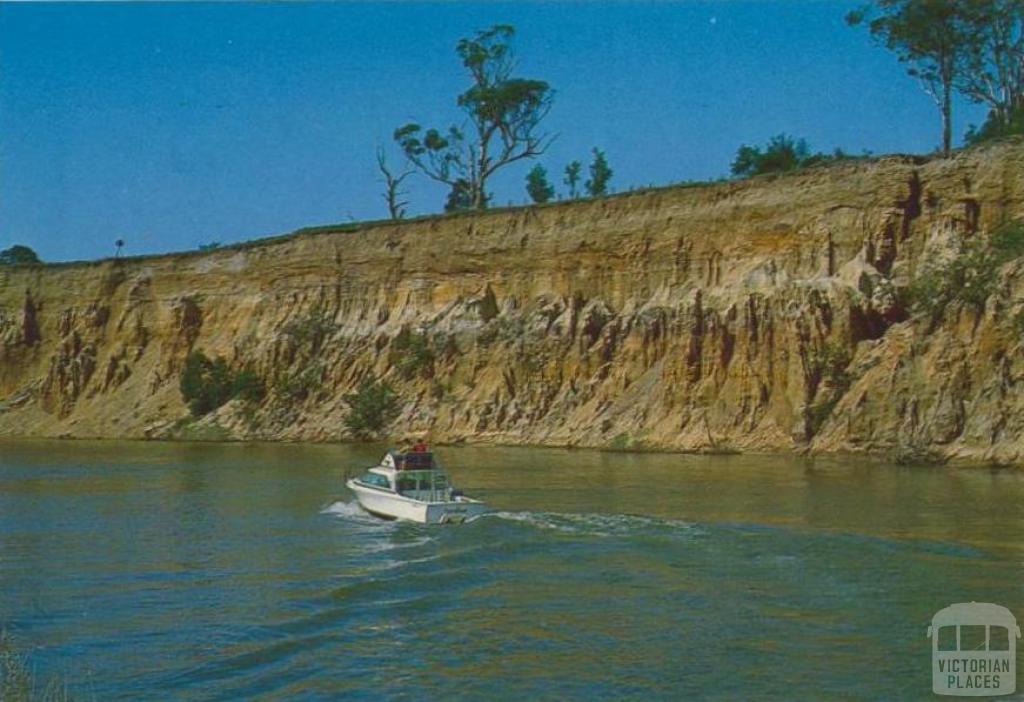 The red cliffs of Eagle Point Bluff on the Mitchell River