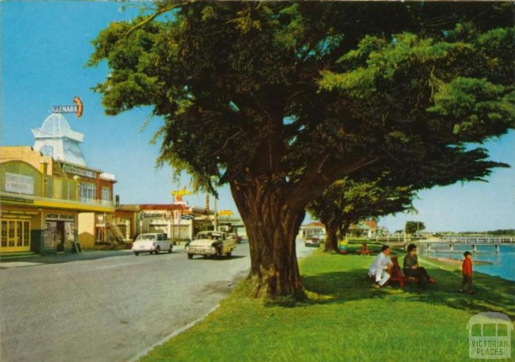 The Esplanade, Lakes Entrance