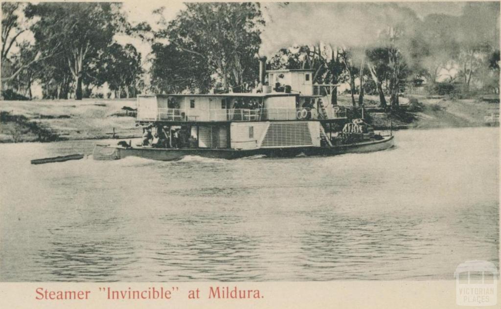 Steamer Invincible at Mildura, 1909