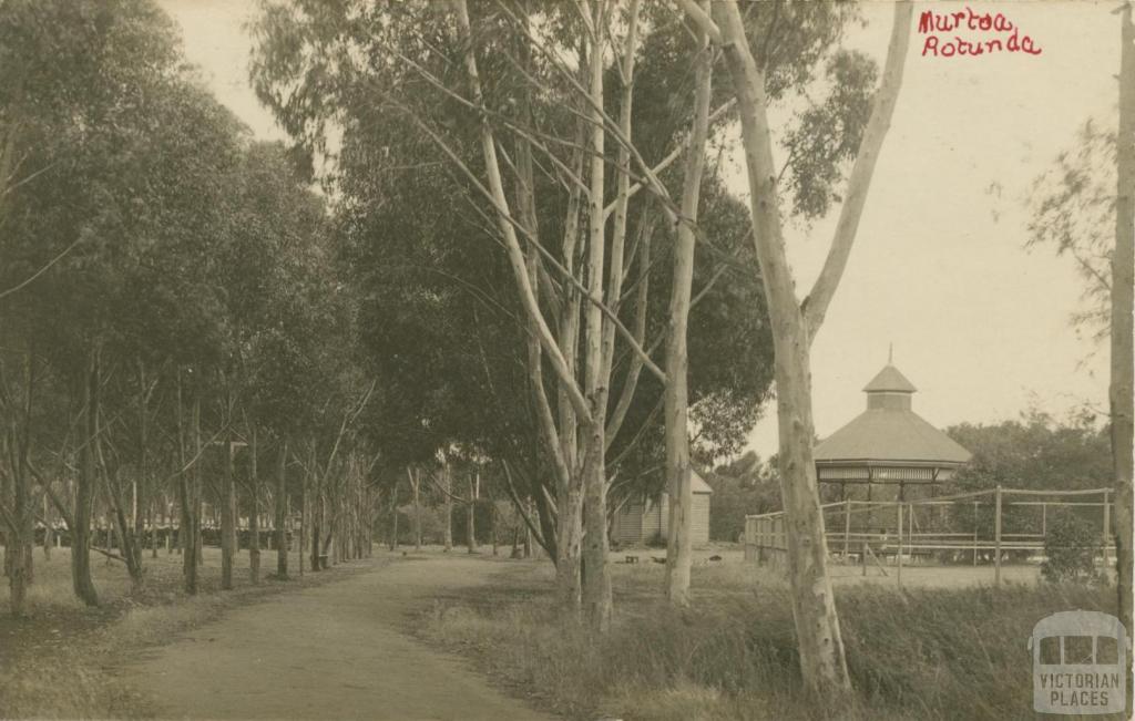 Murtoa Rotunda, Lake Marma Gardens