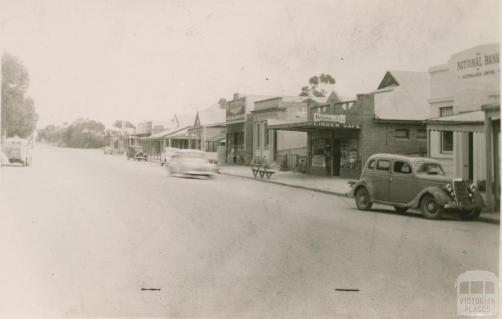 Main Street, Nyah West, looking West