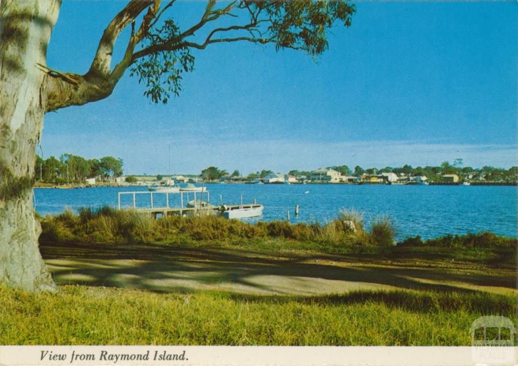 View across McMillan Straits from Raymond Island, Paynesville