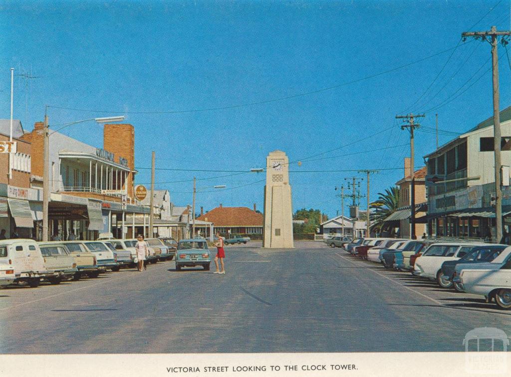 Victoria Street looking to the Clock Tower, Kerang, 1975